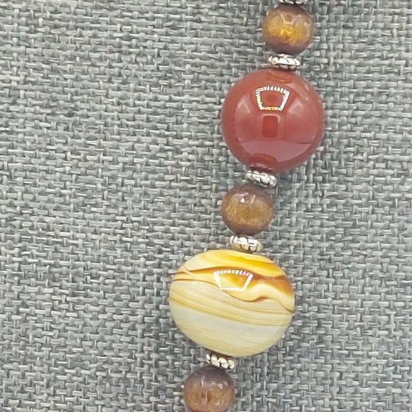 Necklace 20" Orange and Brown Wood Marble Glass Beads Pendant Silver Toned Clas - Picture 4 of 7